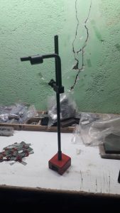 U Magnet With Stand 